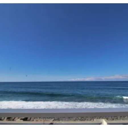 Charming 9 On Beach * Paul do Mar (Madeira)